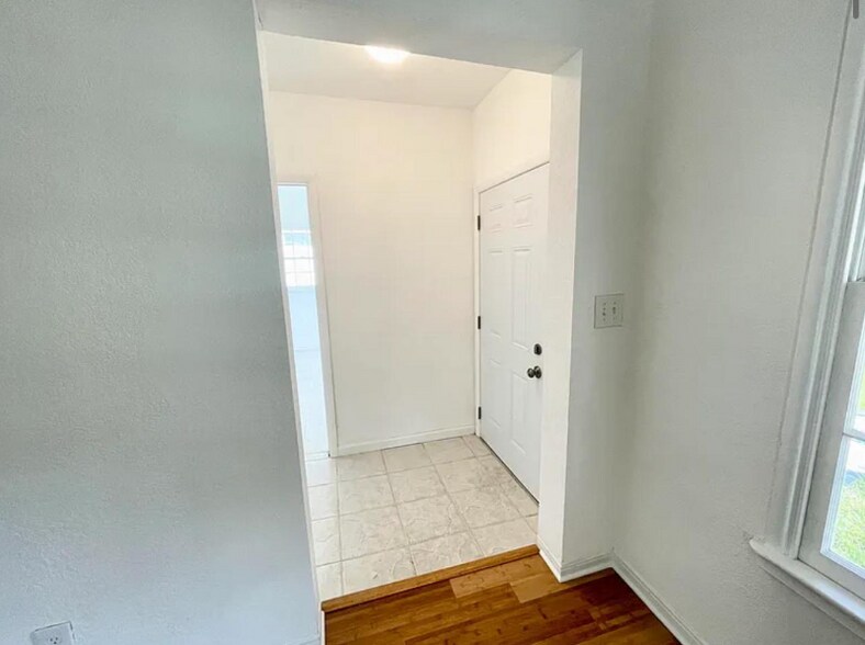 Building Photo - 635 37th St