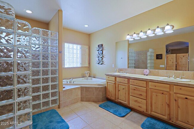 Building Photo - 15320 E Skinner Dr