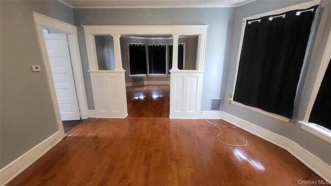 Building Photo - 107 Smith St