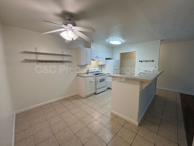 Building Photo - 466 Crescent St