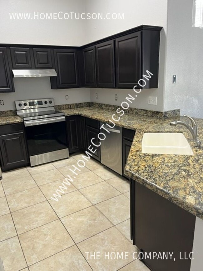 Building Photo - 9640 E Mt Baldy Way