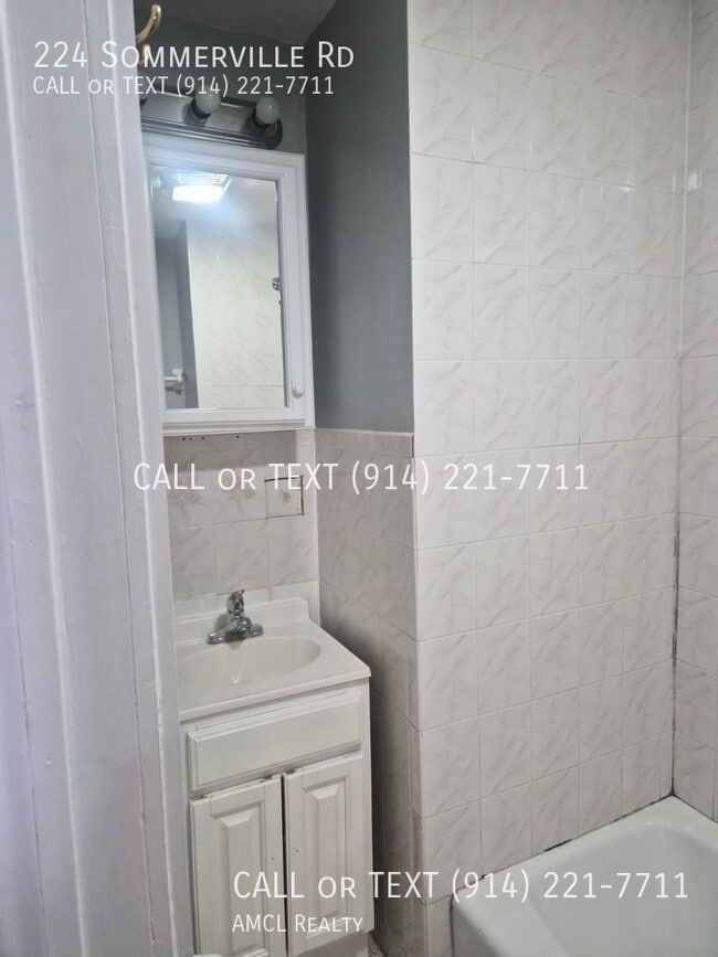 Building Photo - 224 Sommerville Pl