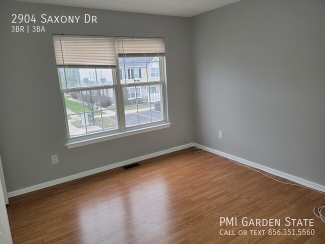 Building Photo - 2904 Saxony Dr