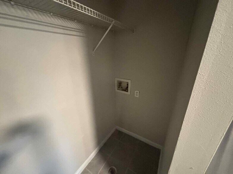 Building Photo - 3815 NW Huntsboro St