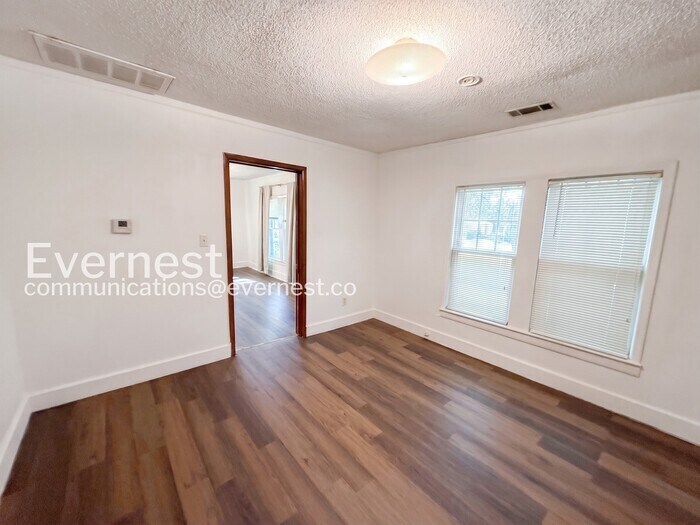 Building Photo - 1233 Elm Ave