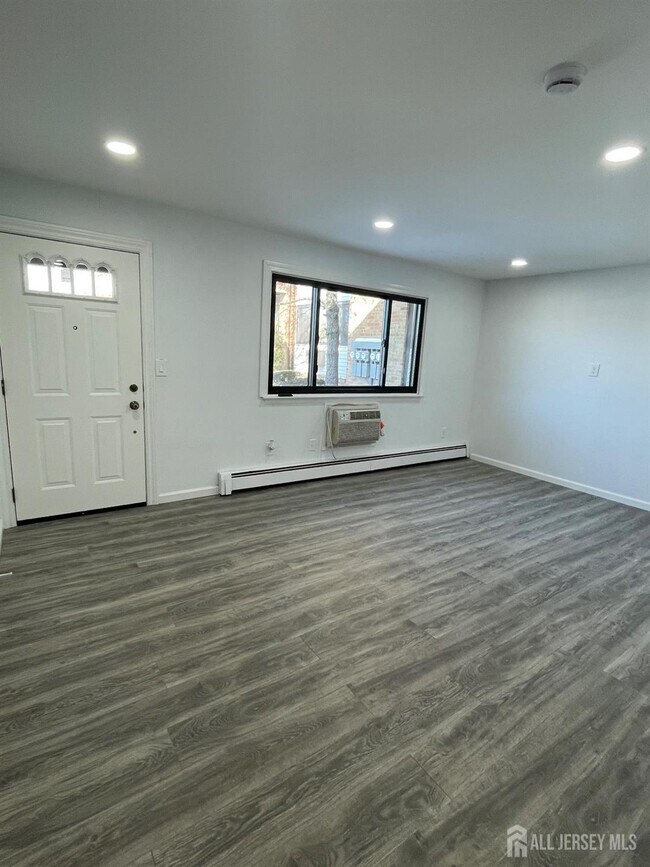 Building Photo - 1307 Cricket Ln