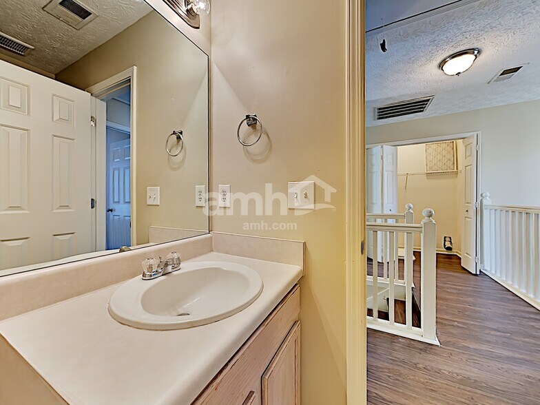 Building Photo - 201 Toulouse St