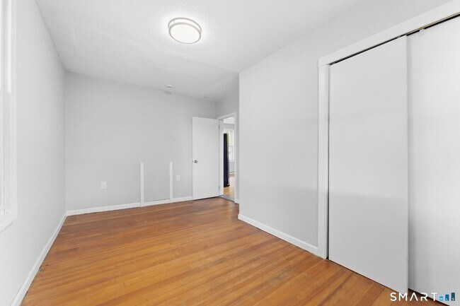 Building Photo - 13 Wood Ct