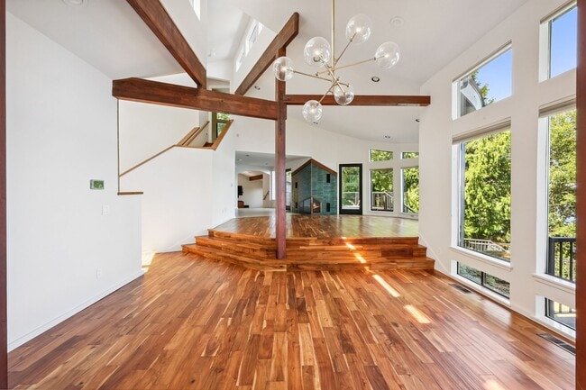 Building Photo - Stunning 3,146 Sq. Ft. Olympia Waterfront ...