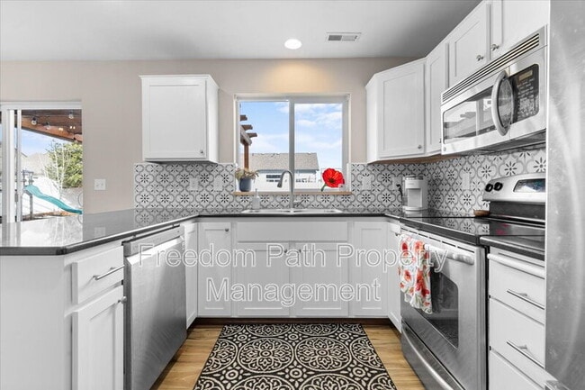 Building Photo - 3783 Pandion Dr