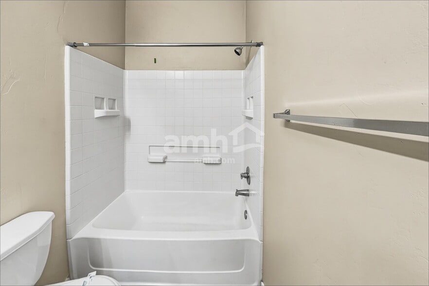 Building Photo - 8280 W Redshank Dr