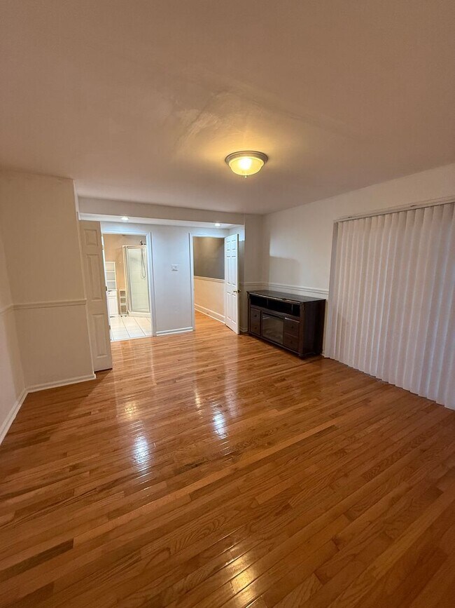 Building Photo - High_1368