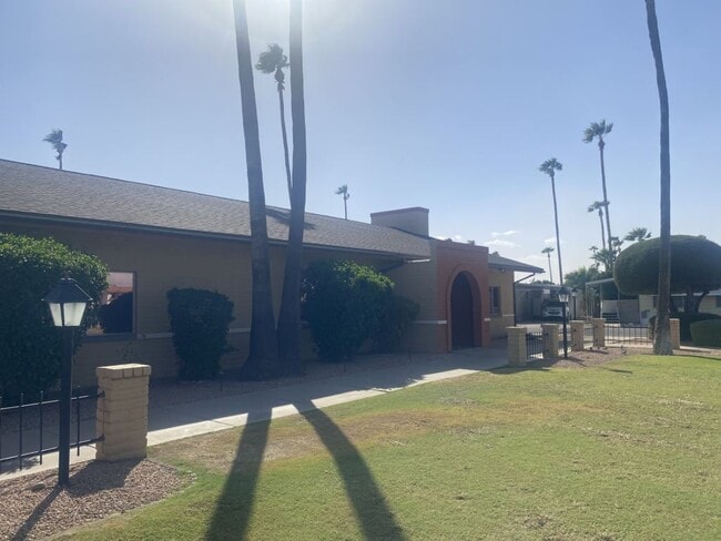 Building Photo - 16612 N 2nd Ln