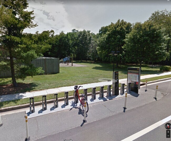 Bike Share and bus stop near by - 1501 South George Mason Drive