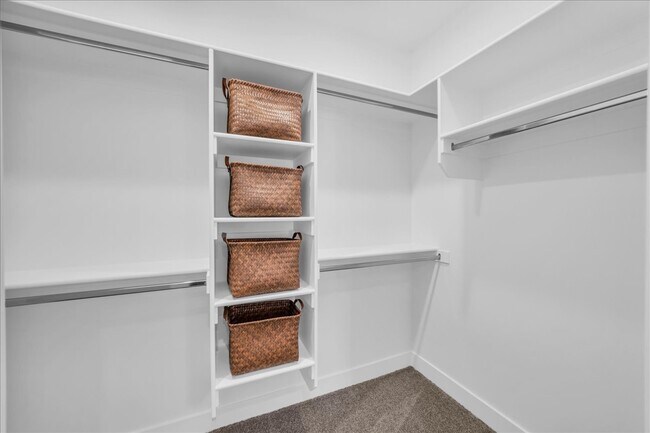 Building Photo - 522 Livy Ln