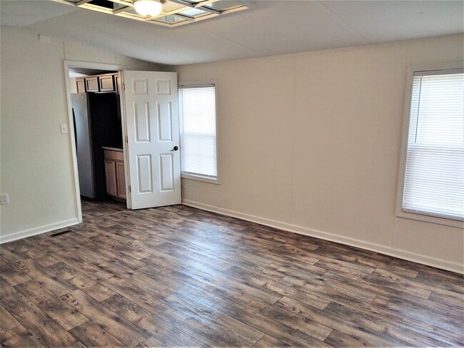 Building Photo - 6 Elcona St