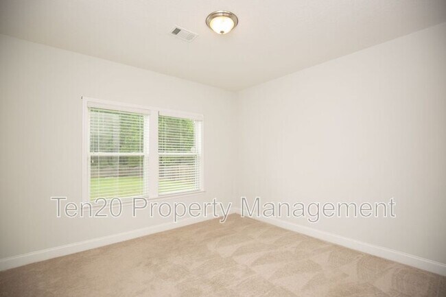 Building Photo - 10258 Green Meadow Ct