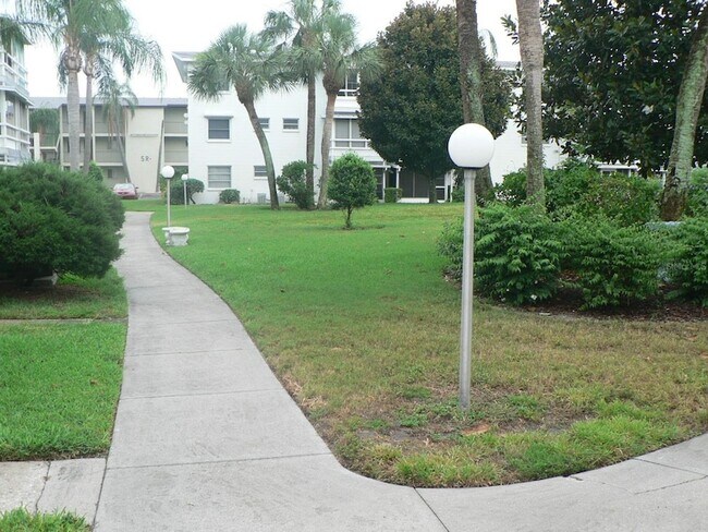 Building Photo - 5955 Palm Ln