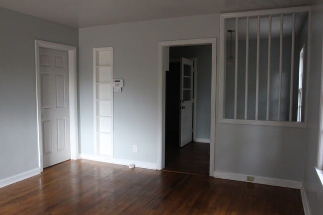 Building Photo - 1807 W Broad Ave