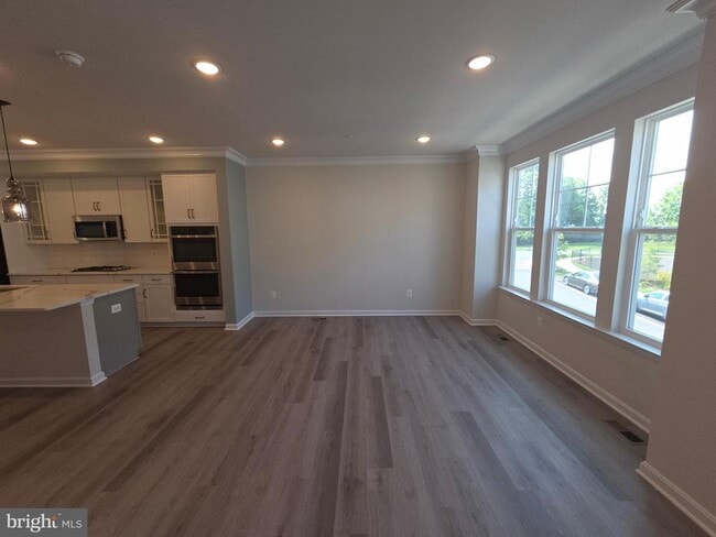 Building Photo - 2558 Hopton Ln