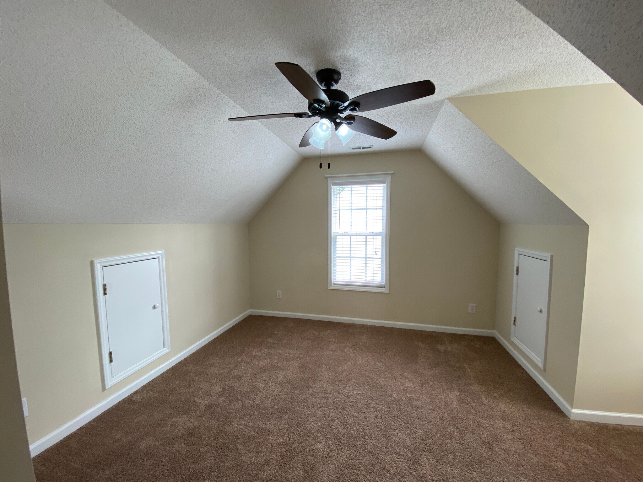 Building Photo - Room in Single Family Home on Ujamaa Dr