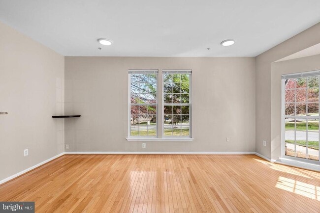 Building Photo - 2133 Bexley Dr