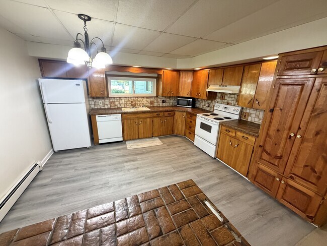Building Photo - 935 OH-708