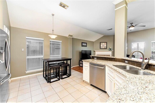 Building Photo - 21506 Willow Glade Dr