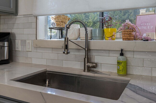 Building Photo - 3 bedroom home for RENT in Turlock - 4403 Reflections Ave