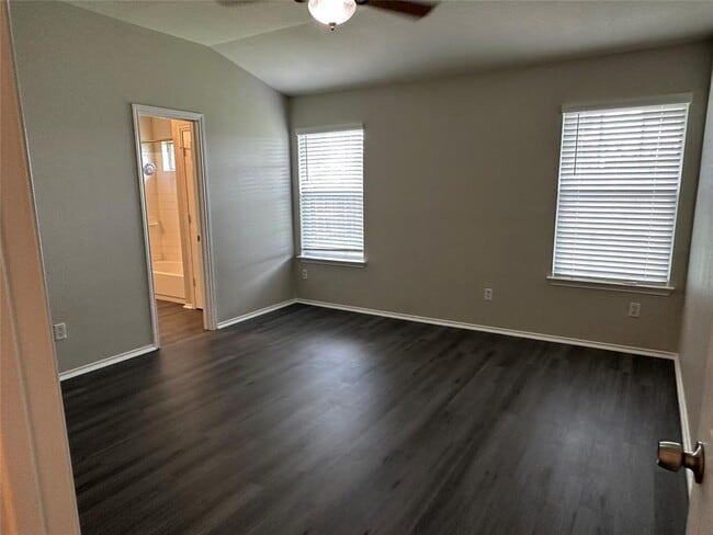 Building Photo - 1600 McDowell Bend