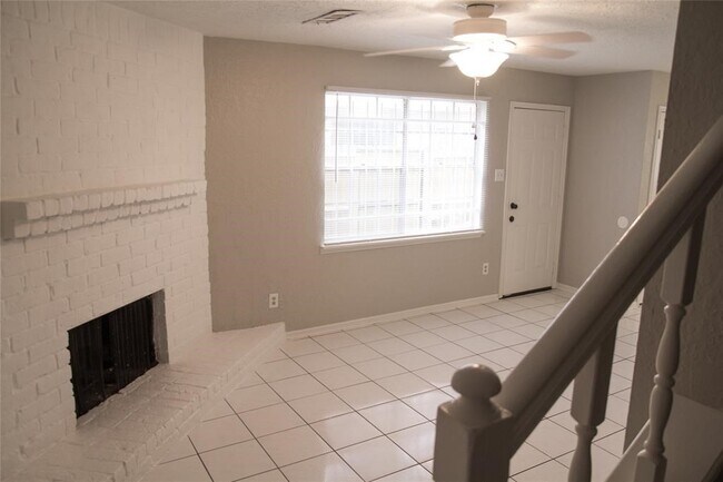 Building Photo - 3802 Willow Springs Ln