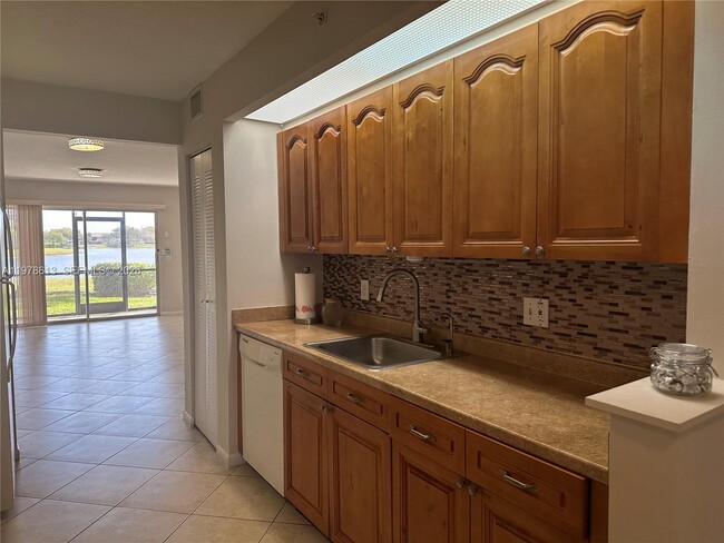 Building Photo - 901 SW 141st Ave