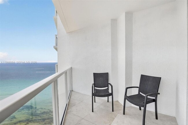 Building Photo - 16699 Collins Ave