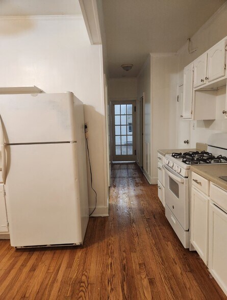 Kitchen - 290 2nd Ave