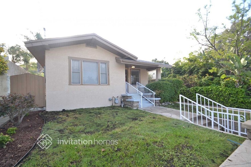 Building Photo - 10018 Silverton Ave