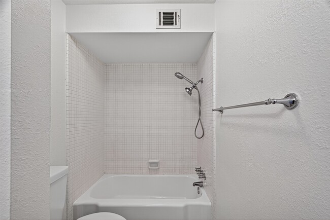 Building Photo - 2706 Mason St