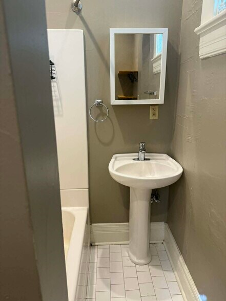 Building Photo - 1425 13th St S