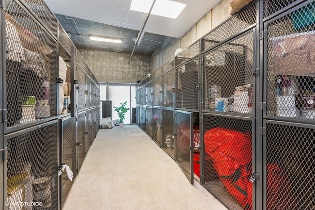 Building Photo - 303 W Ohio St