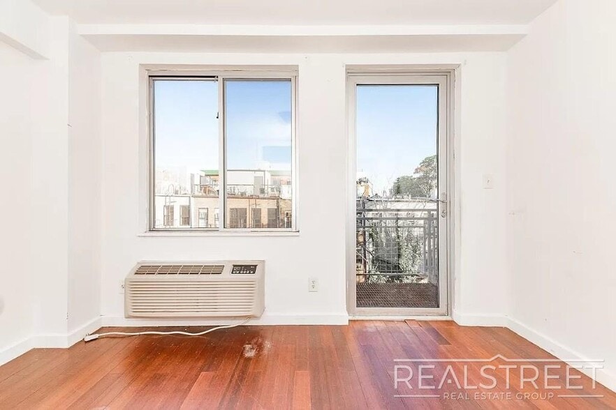 Building Photo - Stylish 2-Bedroom Bushwick Apartment with Huge Private Balcony & Prime Location