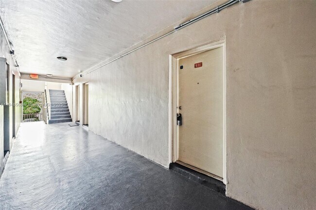 Building Photo - 13920 Lake Placid Ct