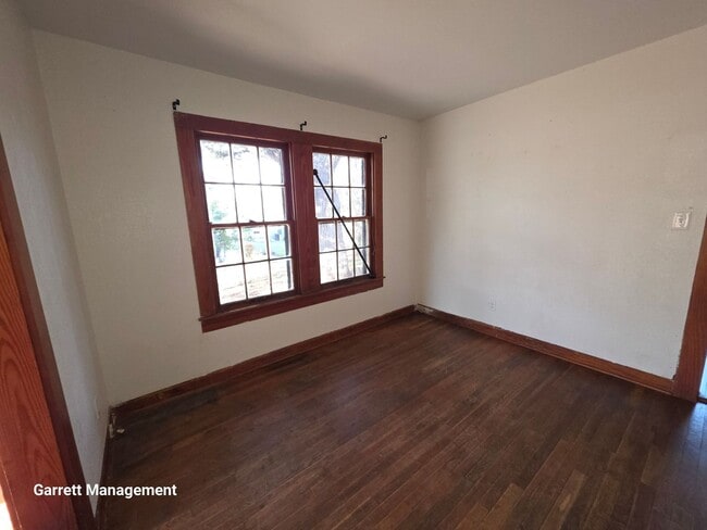 Building Photo - 2/1 House in Lampasas