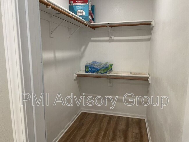 Building Photo - 7416 SW 27th St