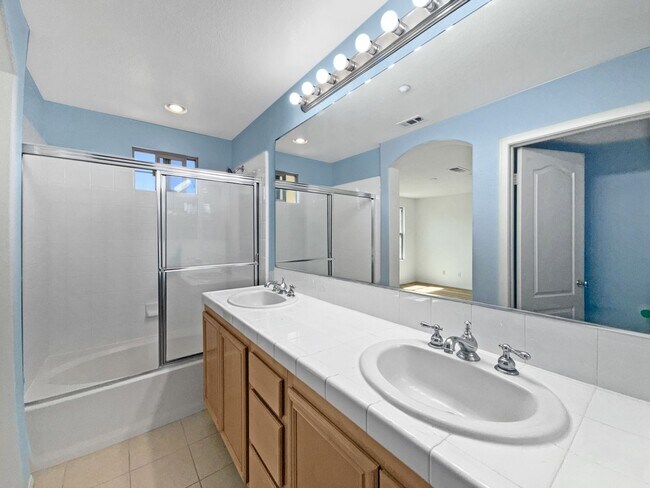 Building Photo - 2B/2.5BA Townhome in San Marcos Available ...