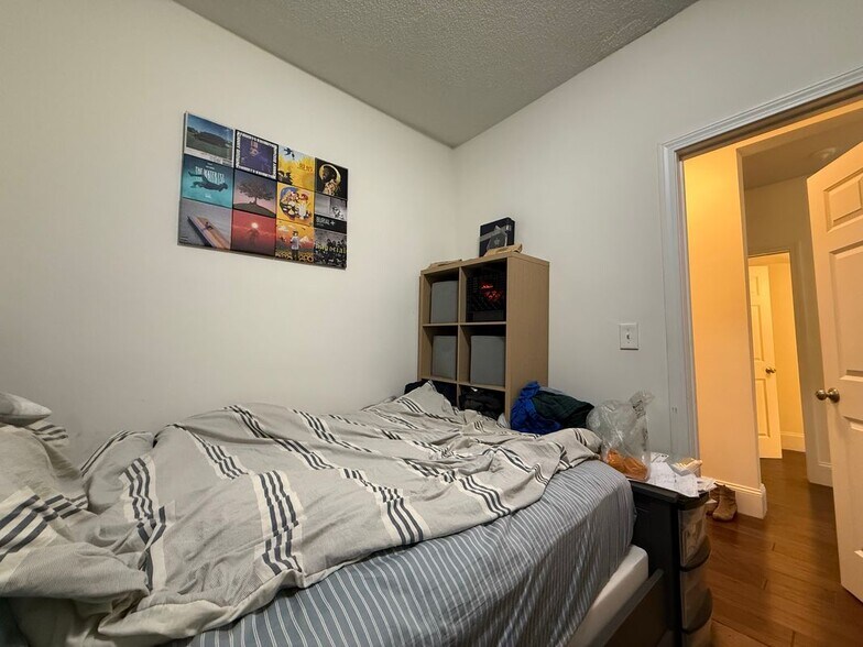 Building Photo - 235 Charles St