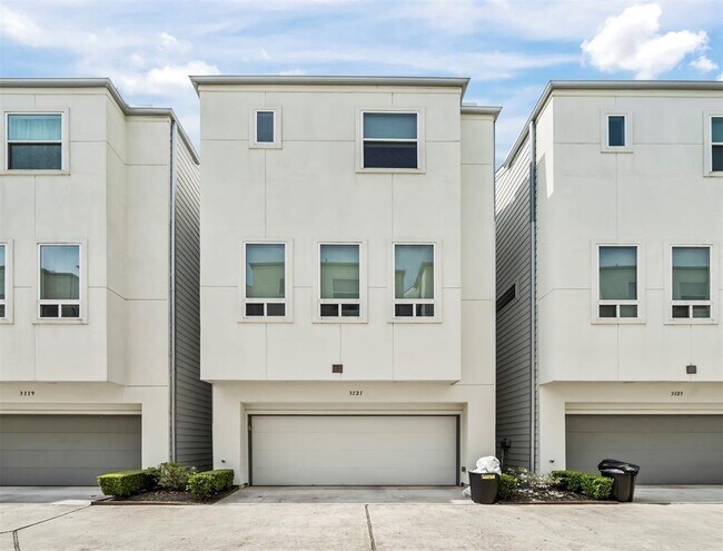 Building Photo - 3121 Leeland St