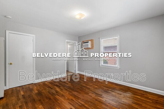 Building Photo - 217 McIver St