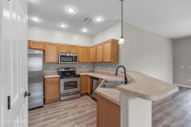 Building Photo - 12708 N Rodeo Land