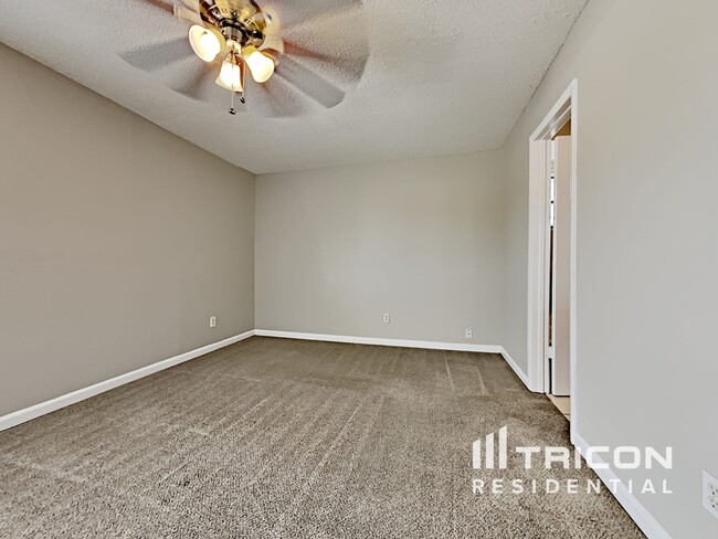 Building Photo - 5008 Dollarway Ct