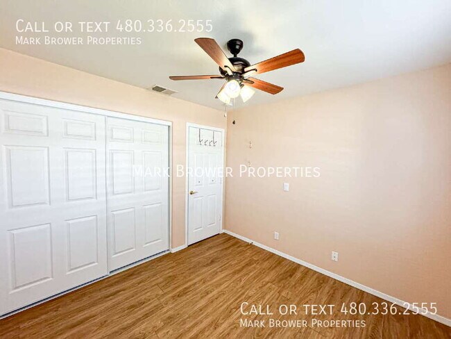 Building Photo - 566 S Esmeralda