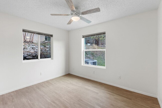 Building Photo - 1114/1116 Hazelton